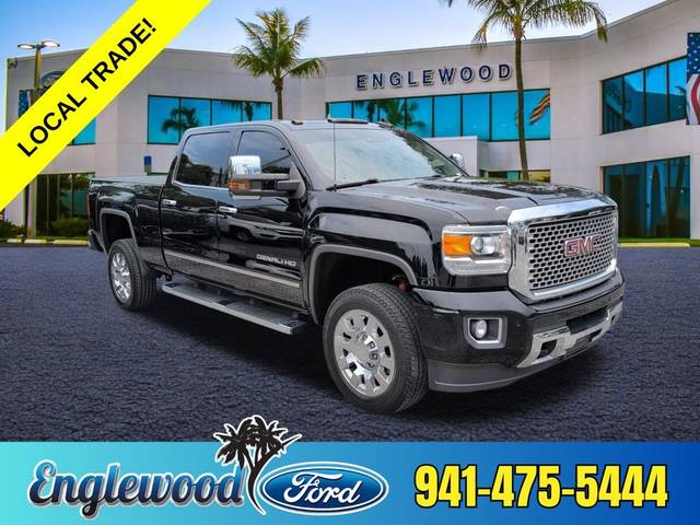 2017 GMC Sierra 2500HD Denali 4WD photo