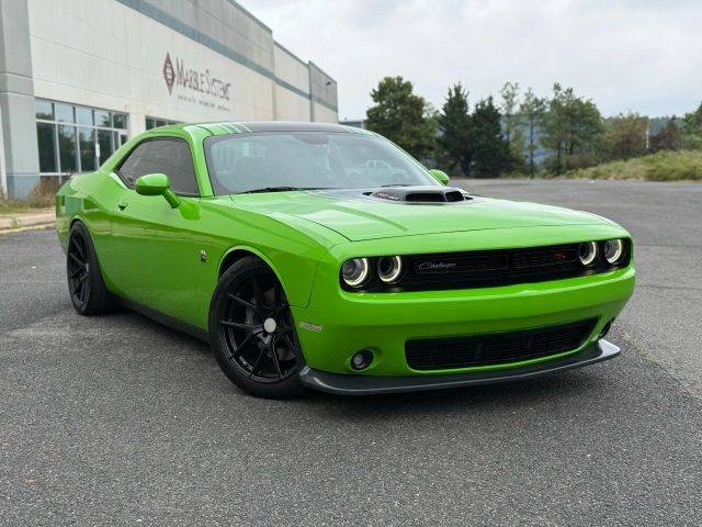 2017 Dodge Challenger 392 Hemi Scat Pack Shaker RWD photo