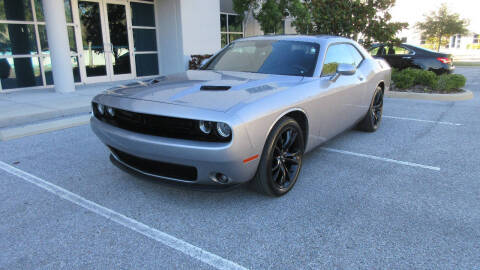 2017 Dodge Challenger SXT RWD photo