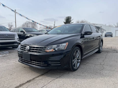 2017 Volkswagen Passat R-Line w/Comfort Pkg FWD photo