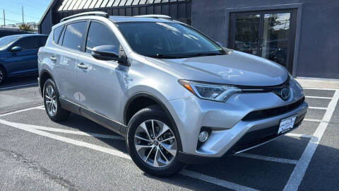 2017 Toyota RAV4 XLE AWD photo