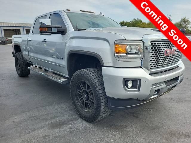 2017 GMC Sierra 2500HD Denali 4WD photo