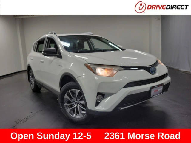 2017 Toyota RAV4 XLE AWD photo