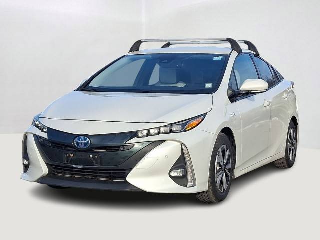 2017 Toyota Prius Prime Advanced FWD photo