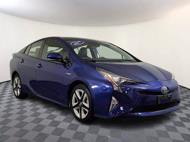 2017 Toyota Prius Three Touring FWD photo