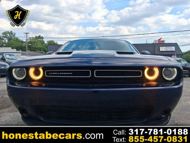 2016 Dodge Challenger SXT RWD photo