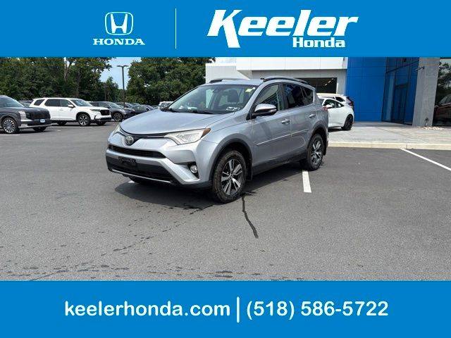 2017 Toyota RAV4 XLE AWD photo
