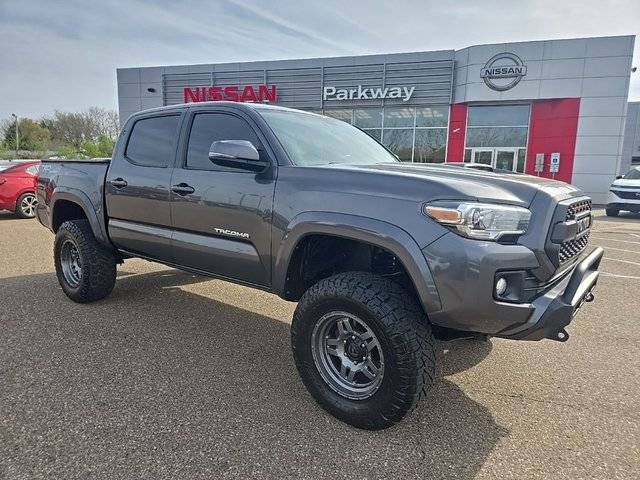 2017 Toyota Tacoma TRD Sport 4WD photo