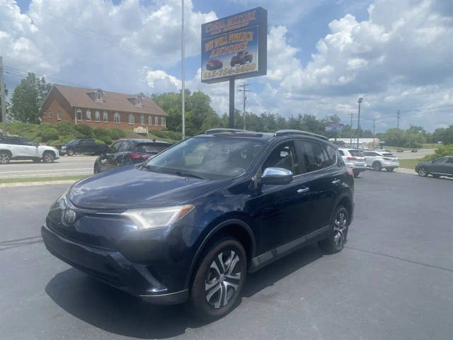 2017 Toyota RAV4 LE FWD photo