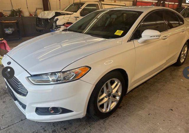 2016 Ford Fusion SE FWD photo