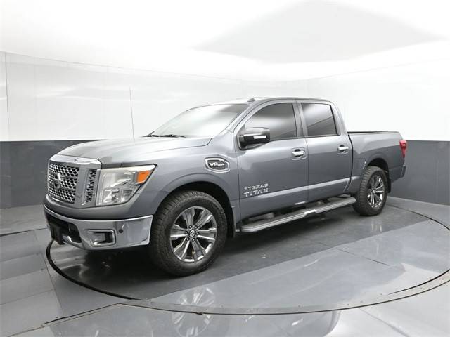 2017 Nissan Titan SV RWD photo