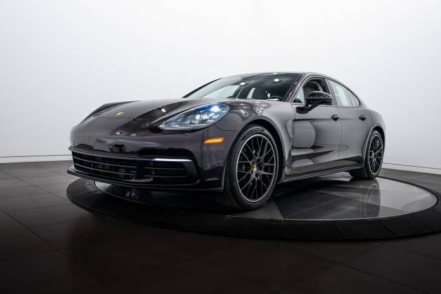 2017 Porsche Panamera 4 AWD photo
