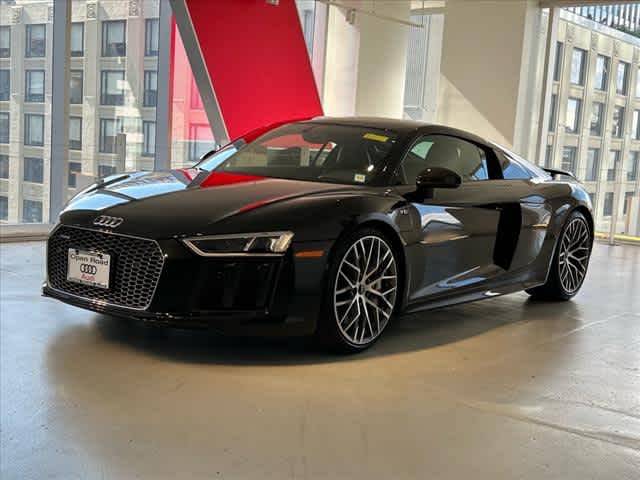 2017 Audi R8 V10 plus AWD photo