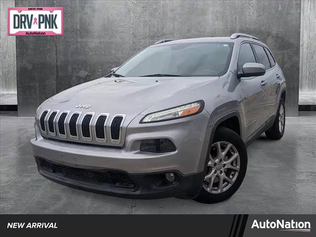 2017 Jeep Cherokee Latitude FWD photo