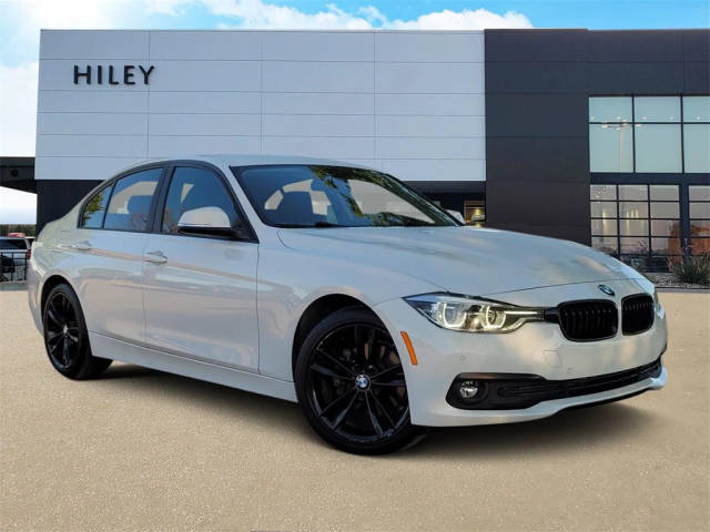 2017 BMW 3 Series 320i RWD photo