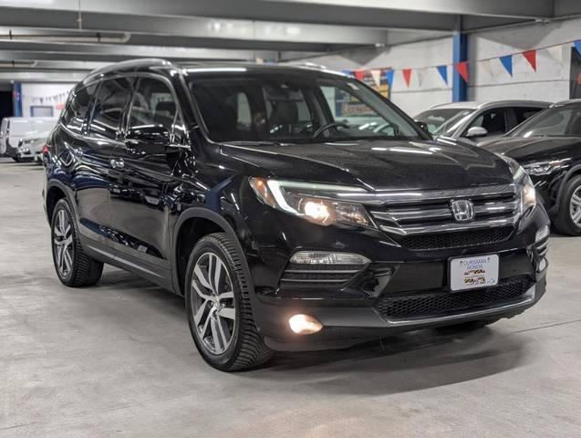 2017 Honda Pilot Touring AWD photo