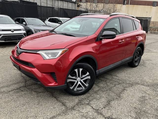 2017 Toyota RAV4 LE AWD photo
