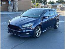 2017 Ford Focus ST FWD photo