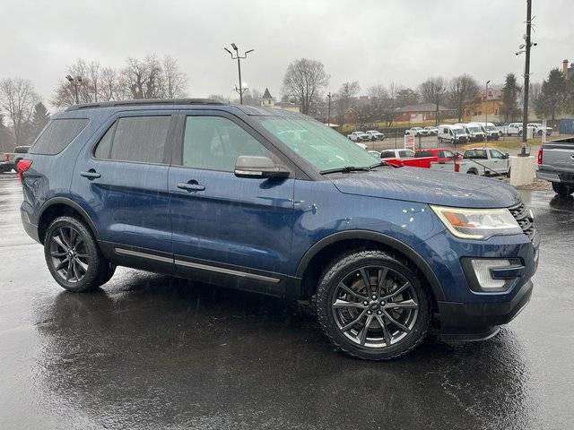 2017 Ford Explorer XLT 4WD photo