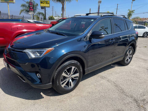 2017 Toyota RAV4 XLE AWD photo
