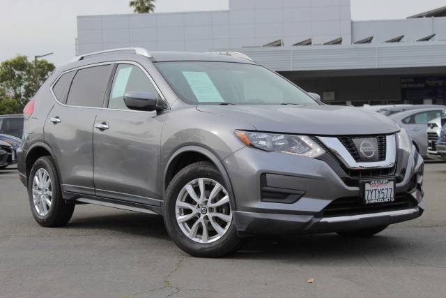 2017 Nissan Rogue SV FWD photo