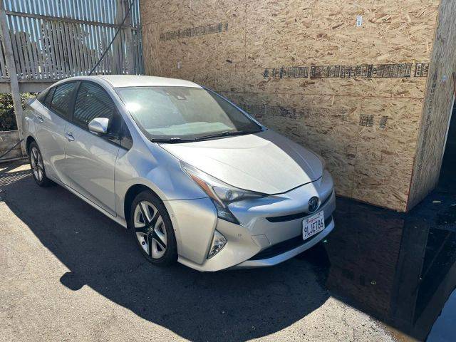 2017 Toyota Prius Four Touring FWD photo