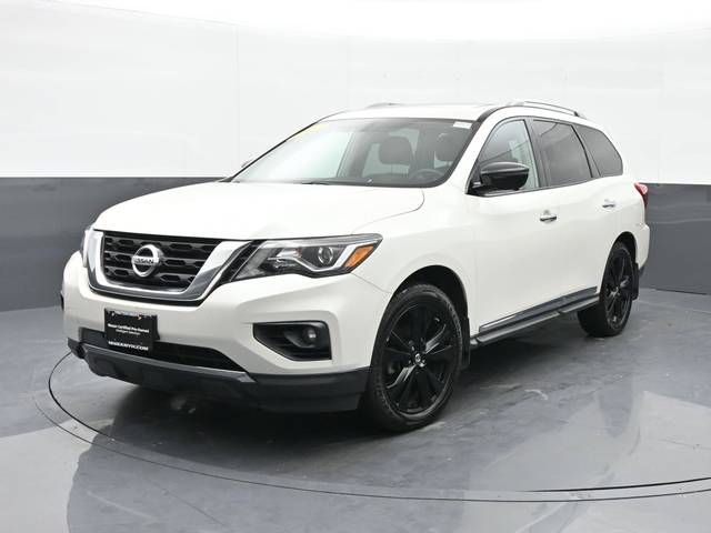 2017 Nissan Pathfinder Platinum 4WD photo