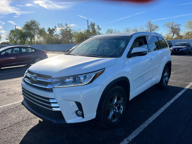 2017 Toyota Highlander Limited Platinum AWD photo