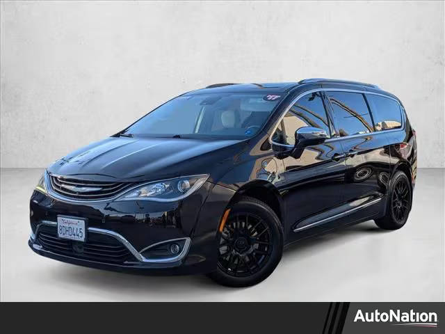 2017 Chrysler Pacifica Minivan Hybrid Platinum FWD photo