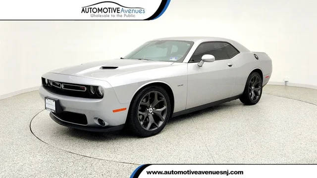 2017 Dodge Challenger R/T RWD photo