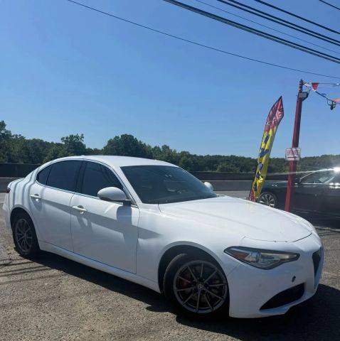 2017 Alfa Romeo Giulia AWD photo