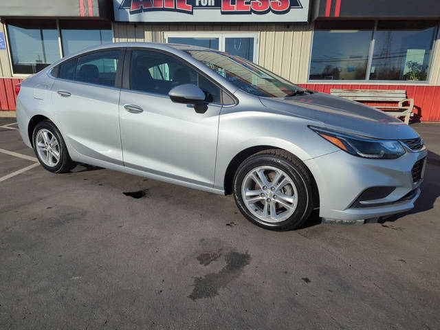 2017 Chevrolet Cruze LT FWD photo