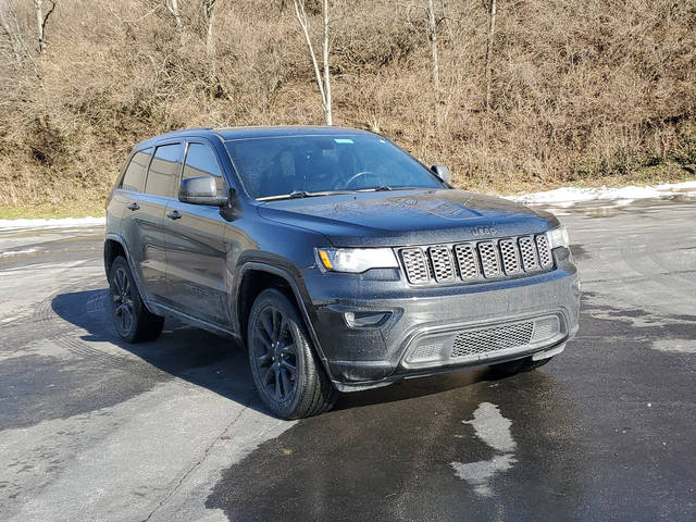 2017 Jeep Grand Cherokee Altitude 4WD photo
