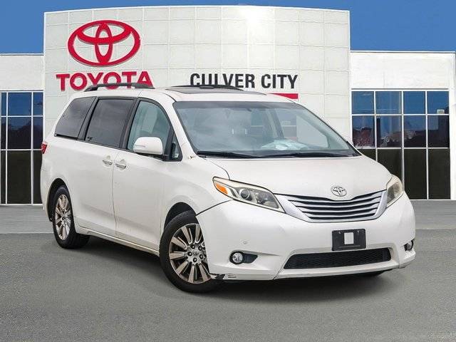 2017 Toyota Sienna Limited FWD photo