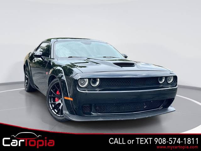 2017 Dodge Challenger SRT 392 RWD photo