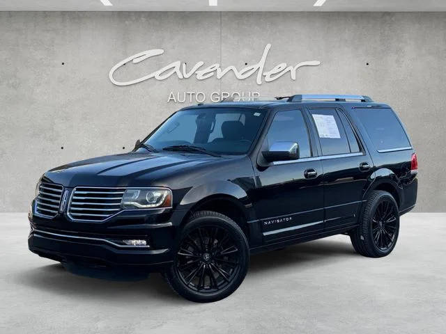 2017 Lincoln Navigator Select RWD photo
