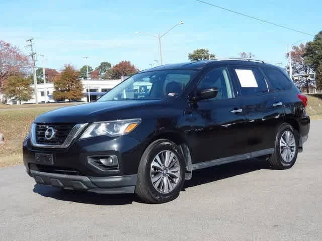 2017 Nissan Pathfinder SV FWD photo