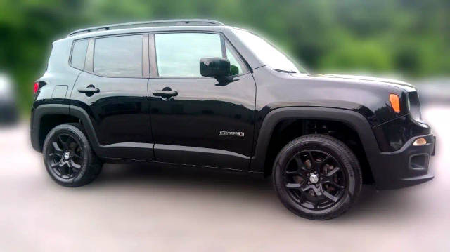 2017 Jeep Renegade Latitude 4WD photo