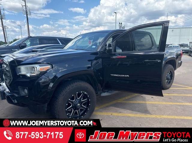 2017 Toyota Tacoma TRD Sport RWD photo
