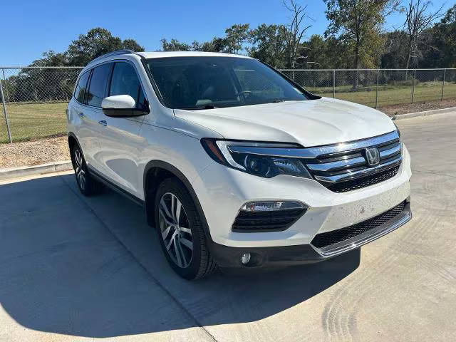 2017 Honda Pilot Elite AWD photo