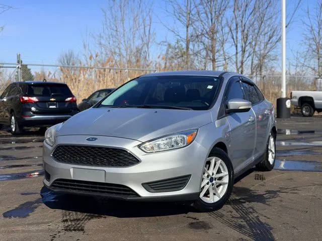2017 Ford Focus SE FWD photo