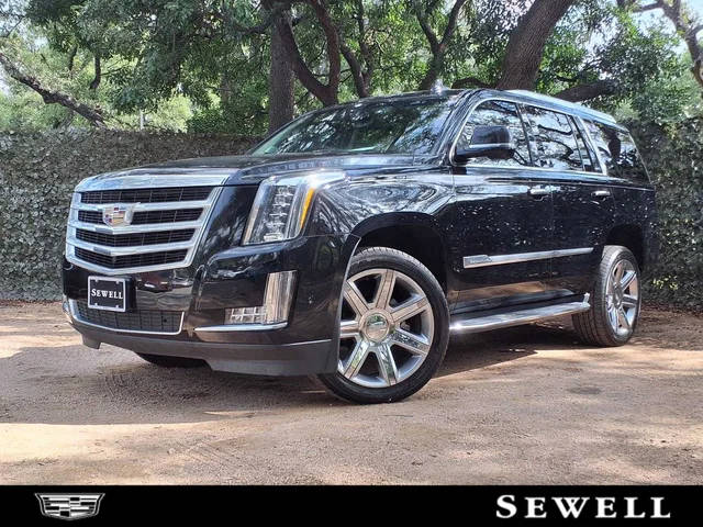 2017 Cadillac Escalade Luxury RWD photo