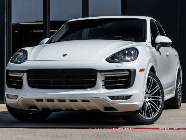 2017 Porsche Cayenne GTS AWD photo
