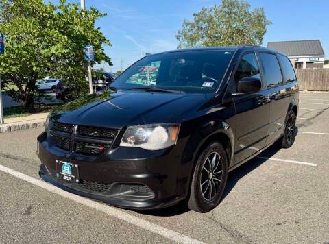 2017 Dodge Grand Caravan SE Plus FWD photo