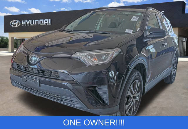 2017 Toyota RAV4 LE AWD photo