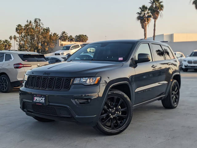 2017 Jeep Grand Cherokee Altitude RWD photo