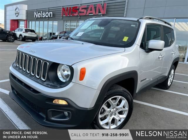 2017 Jeep Renegade Latitude 4WD photo