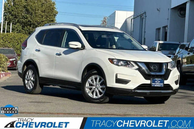 2017 Nissan Rogue SV FWD photo