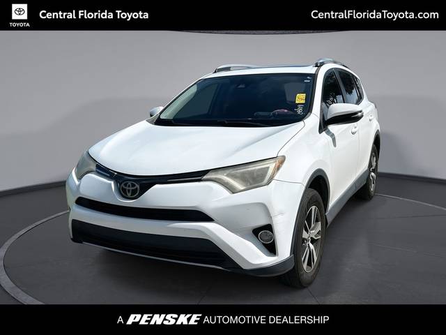 2017 Toyota RAV4 XLE FWD photo