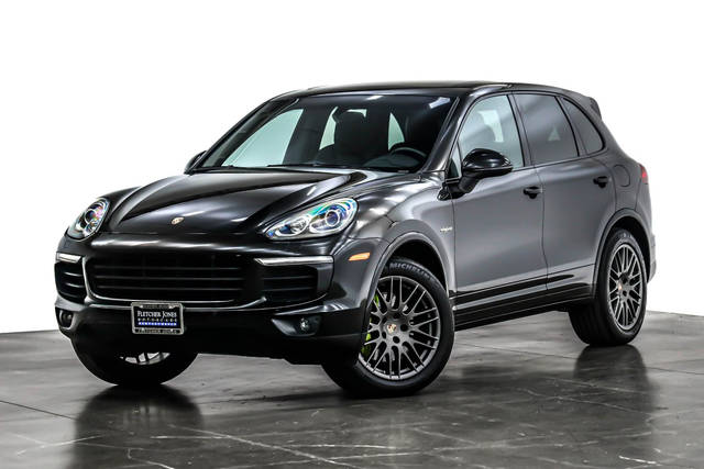 2017 Porsche Cayenne S E-Hybrid Platinum Edition AWD photo